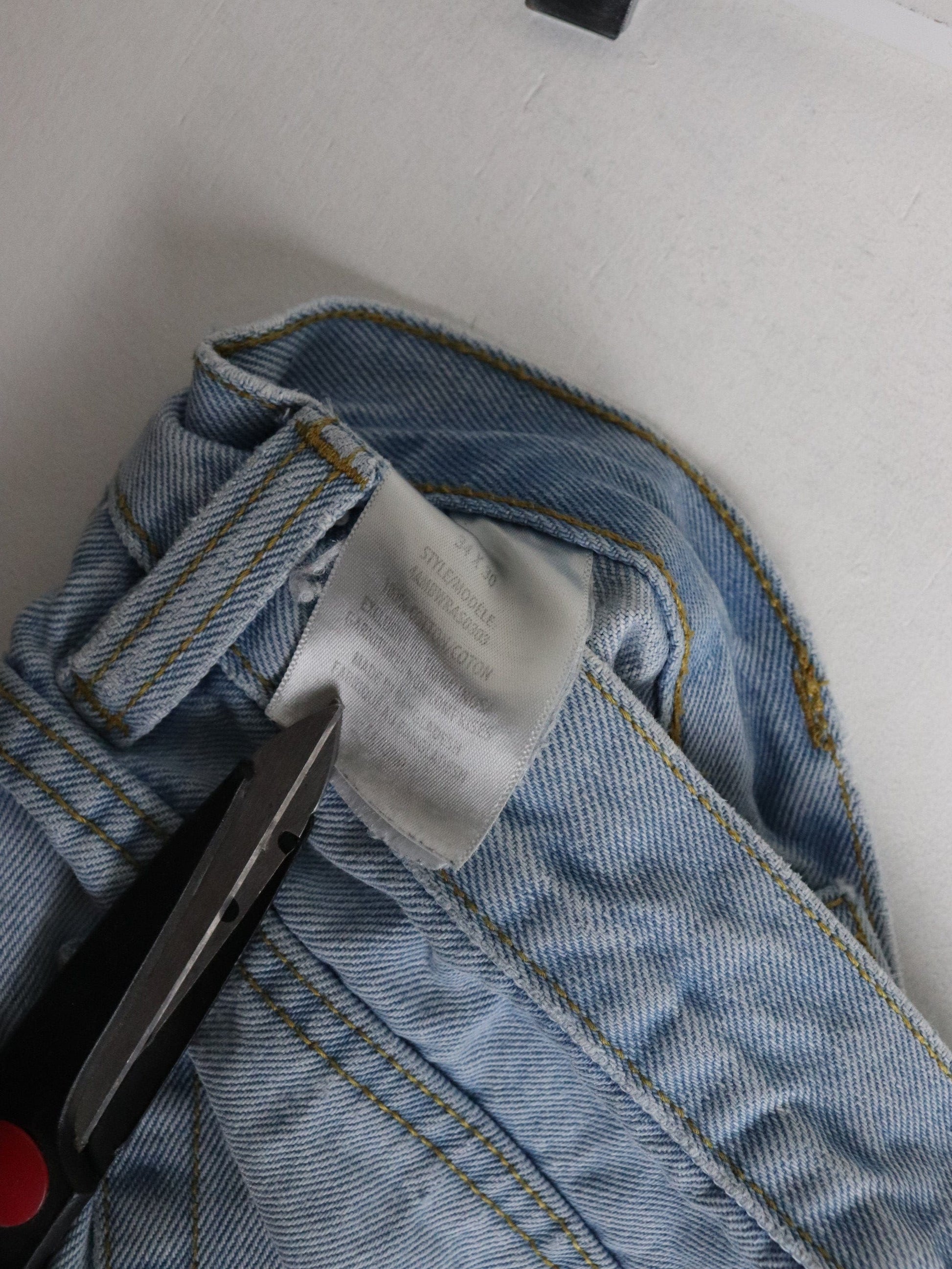 WindRiver Denim Jeans Mens 34 x 30 Blue from propervintagecanada