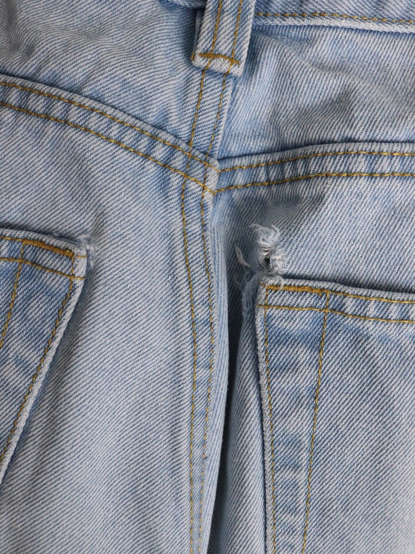 WindRiver Denim Jeans Mens 34 x 30 Blue from propervintagecanada