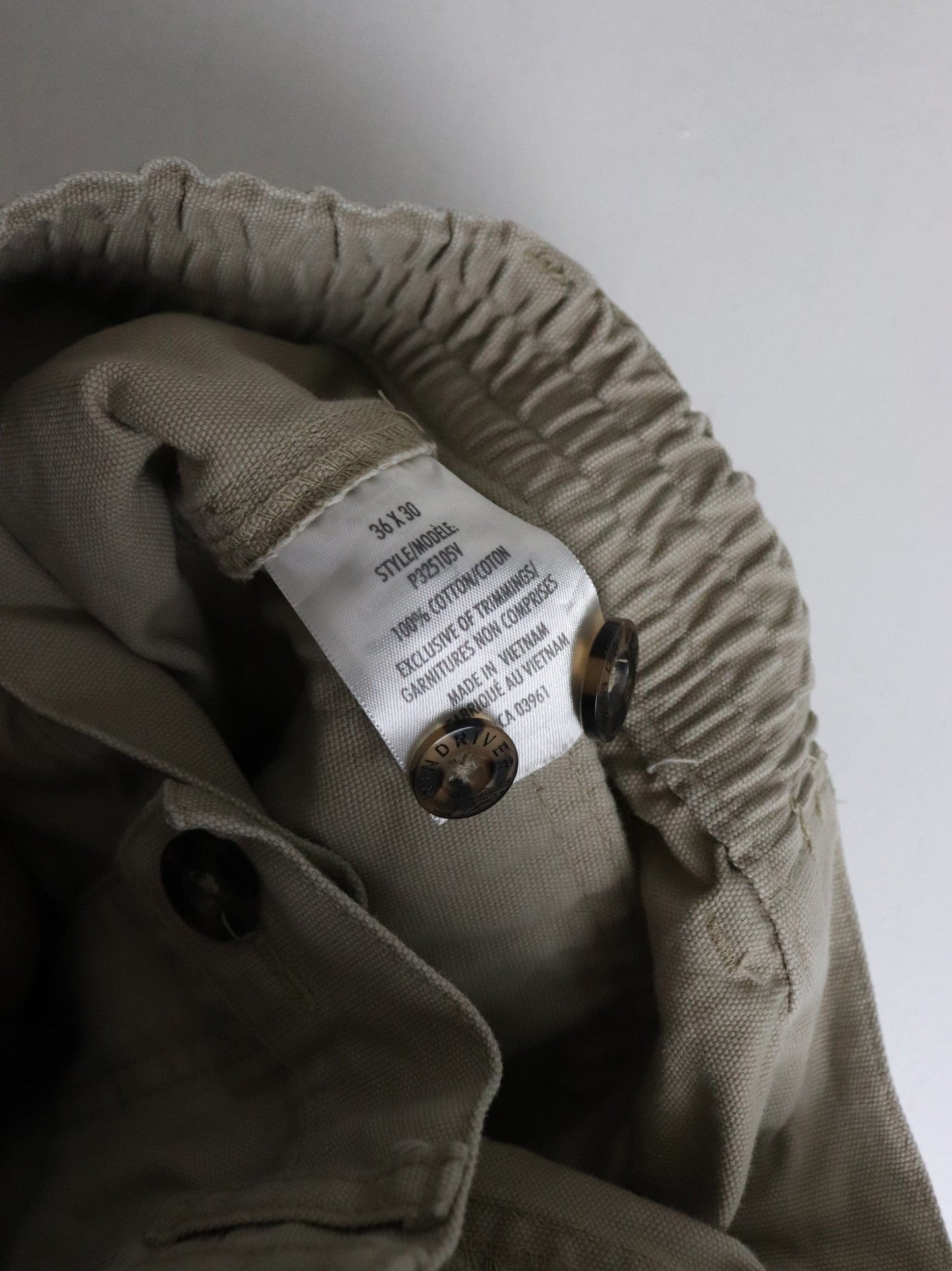 WindRiver Pants Mens 36 x 30 Beige Cargo from propervintagecanada