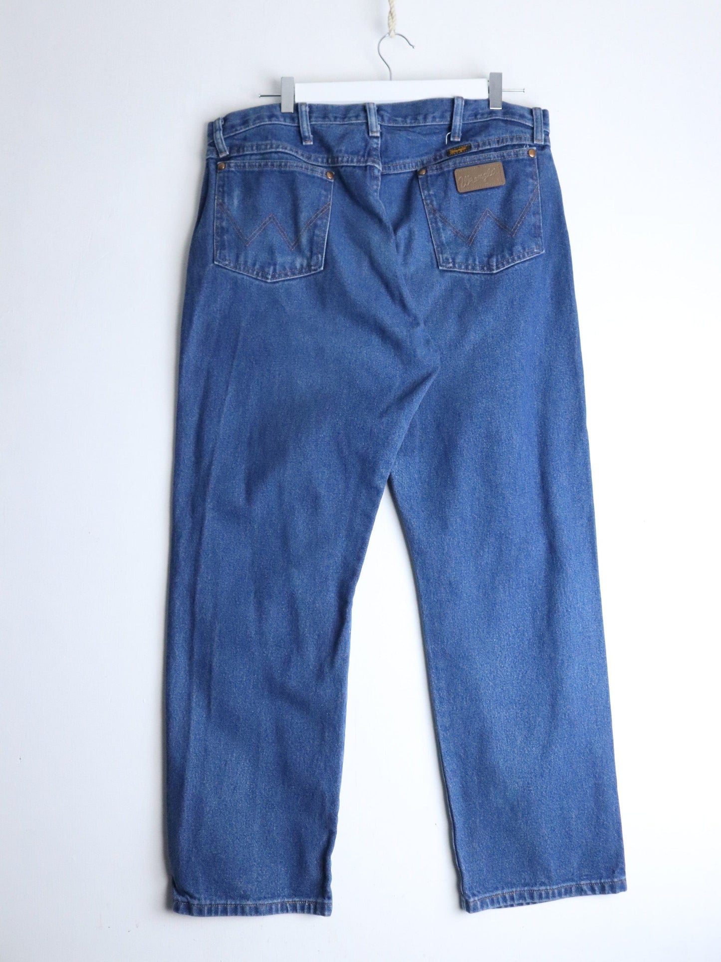 Wrangler Denim Jeans Mens 38 x 30 Blue from propervintagecanada