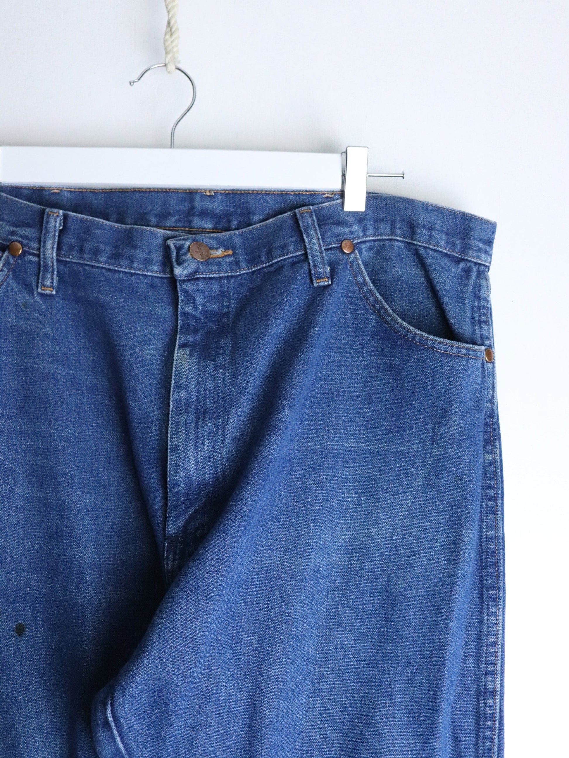 Wrangler Denim Jeans Mens 38 x 30 Blue from propervintagecanada