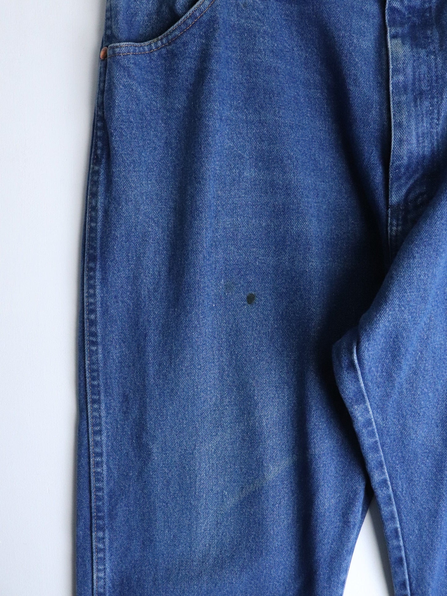 Wrangler Denim Jeans Mens 38 x 30 Blue from propervintagecanada