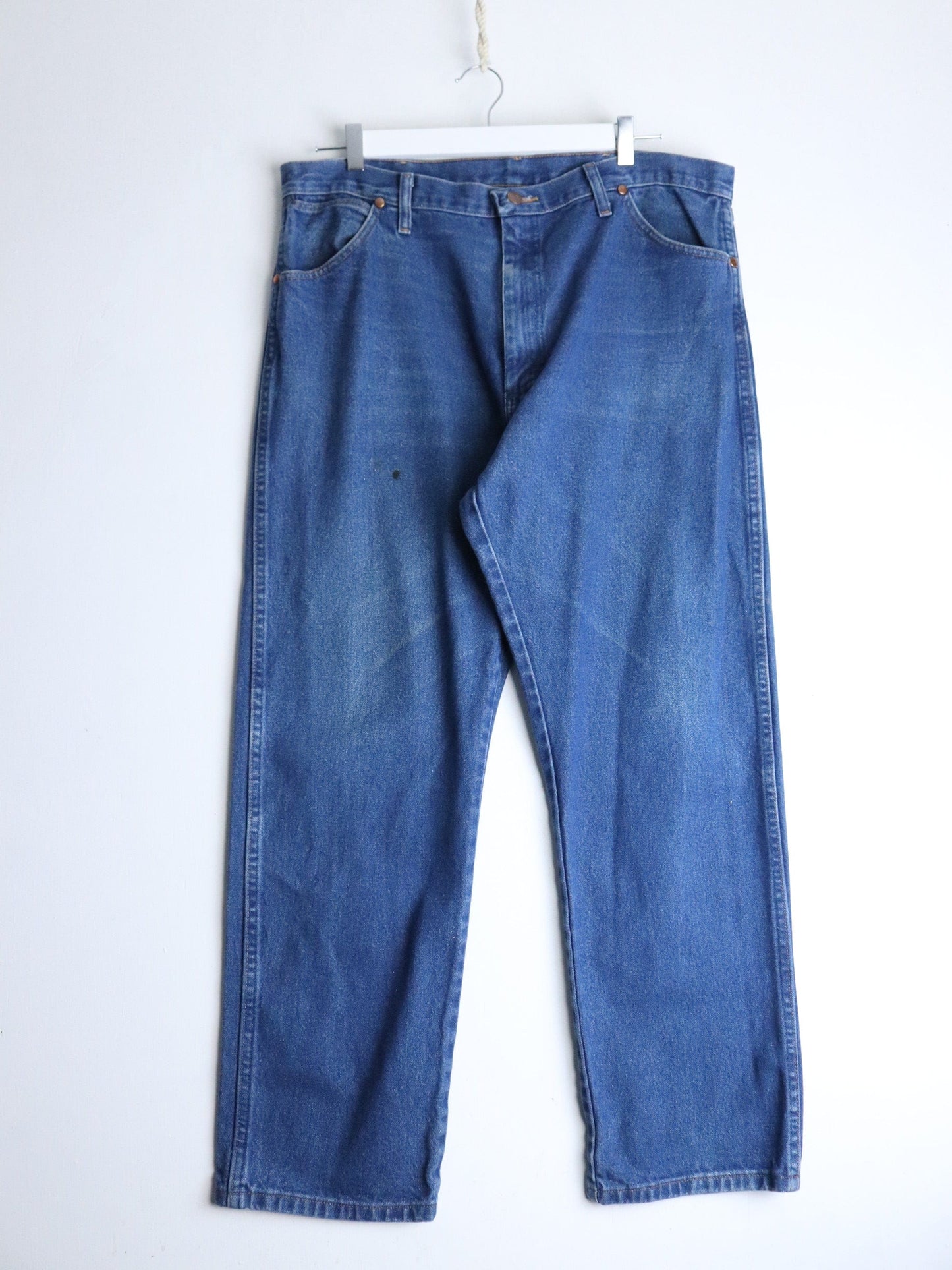 Wrangler Denim Jeans Mens 38 x 30 Blue from propervintagecanada