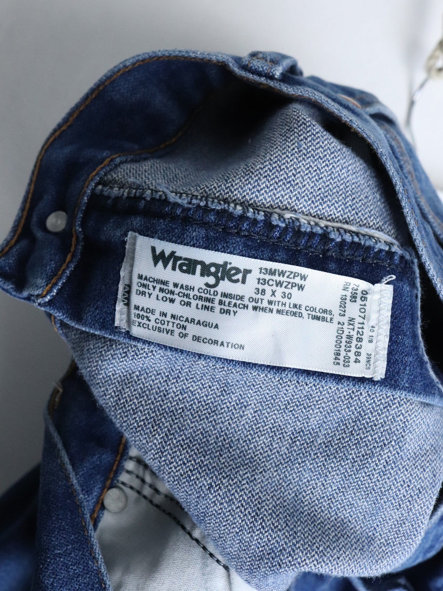 Wrangler Denim Jeans Mens 38 x 30 Blue from propervintagecanada