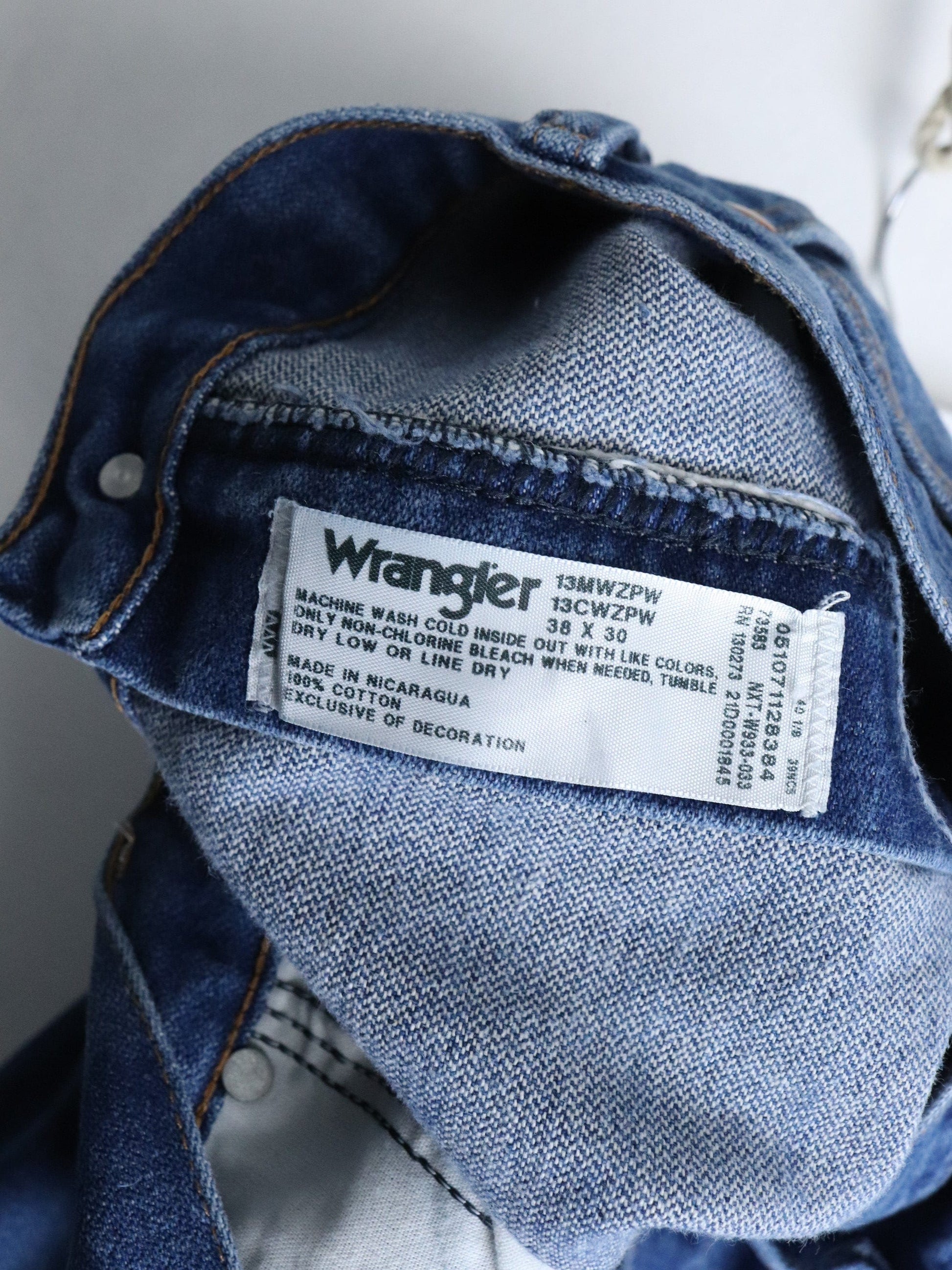 Wrangler Denim Jeans Mens 38 x 30 Blue from propervintagecanada