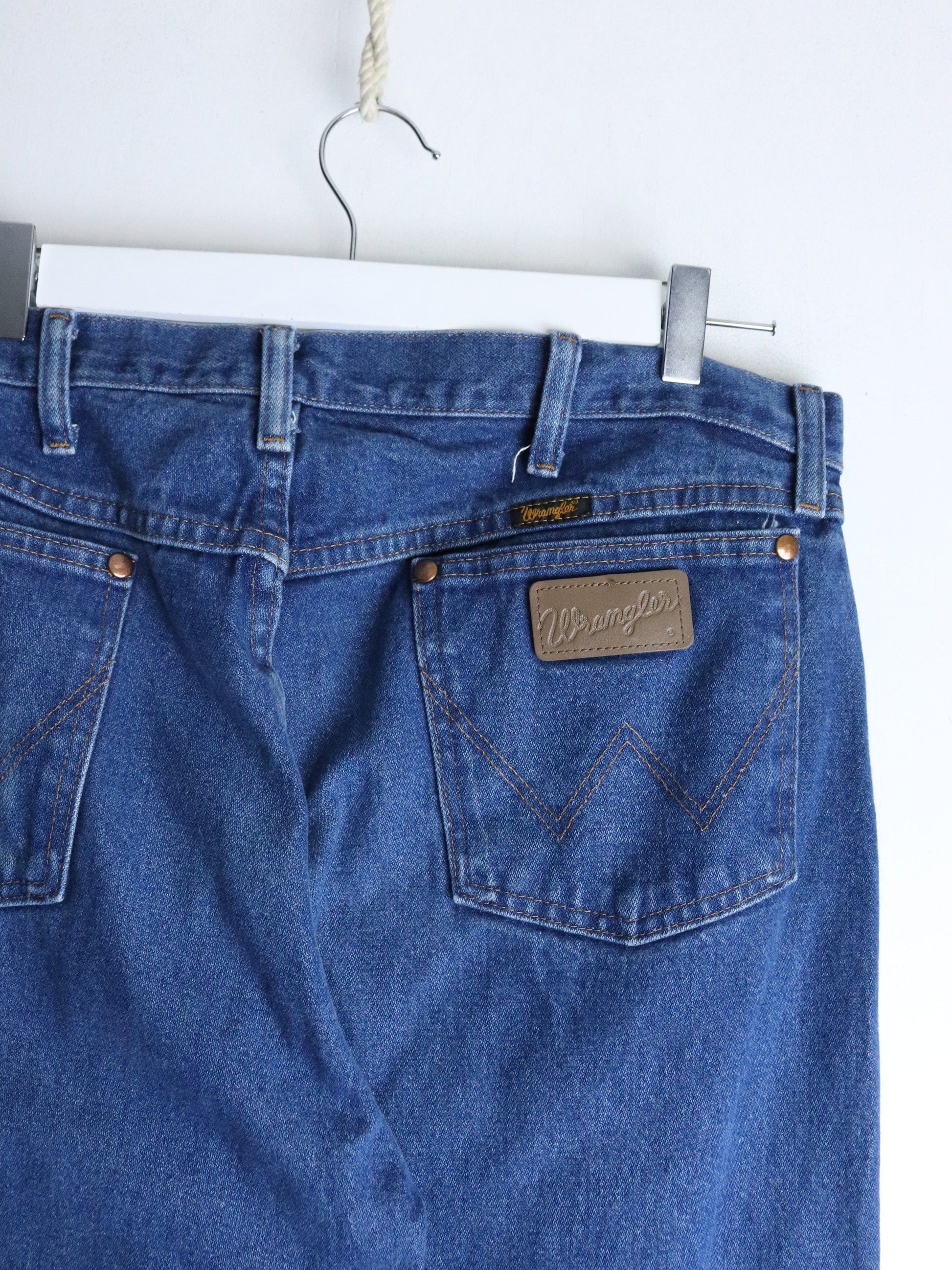 Wrangler Denim Jeans Mens 38 x 30 Blue from propervintagecanada