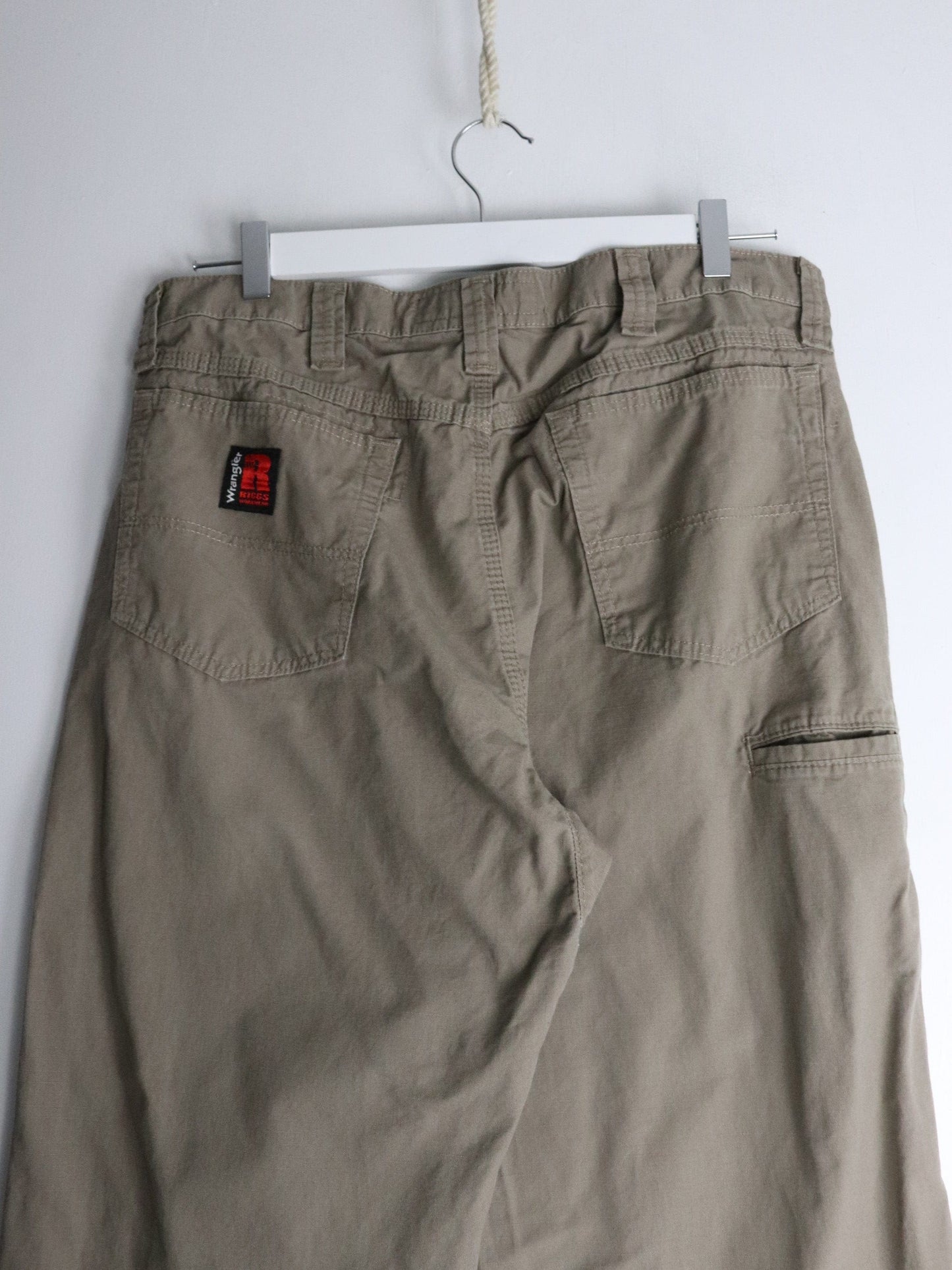 Wrangler Riggs Work Wear Pants Fits Mens 34 x 31 Brown Carpenters from propervintagecanada