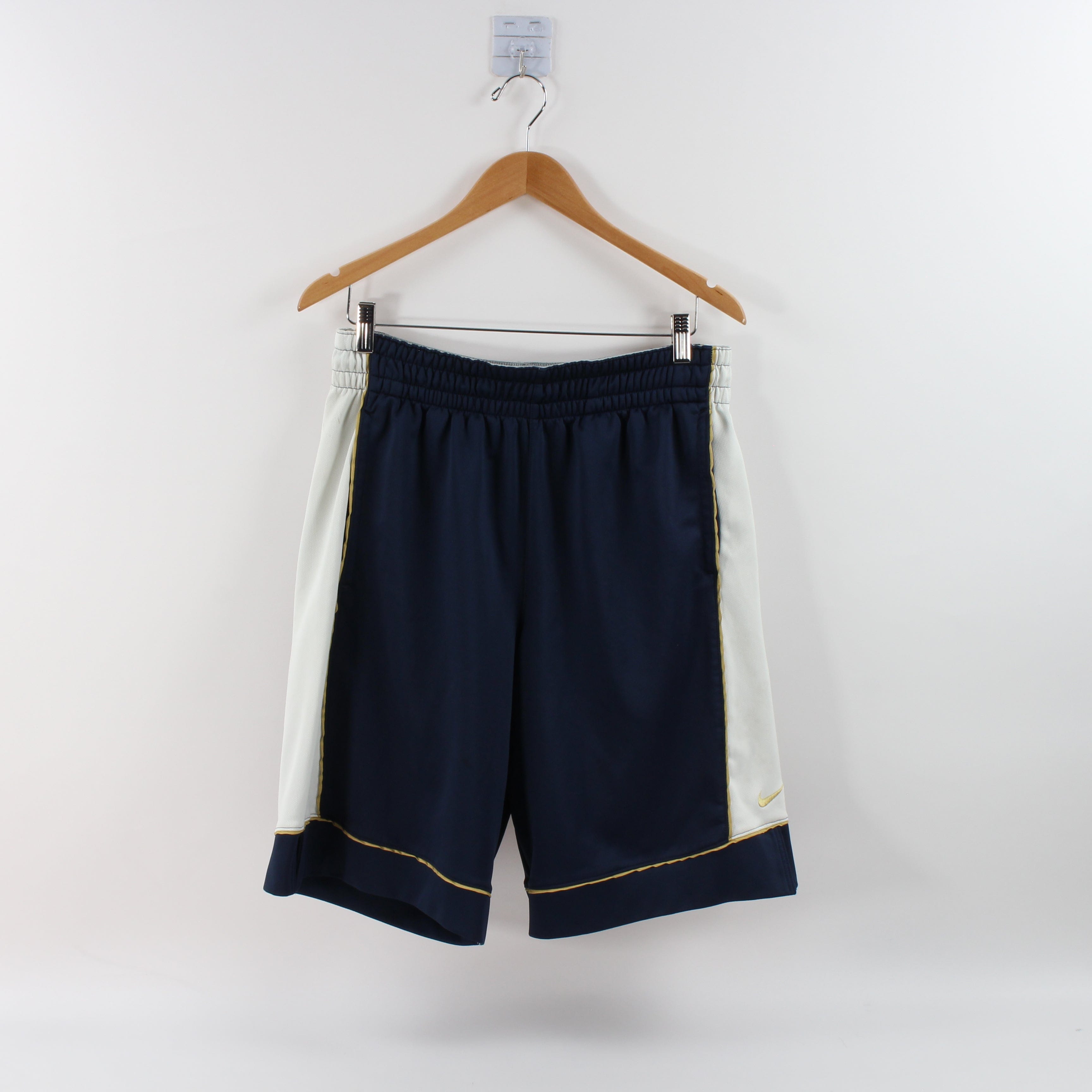 Nike xl shorts waist on sale size