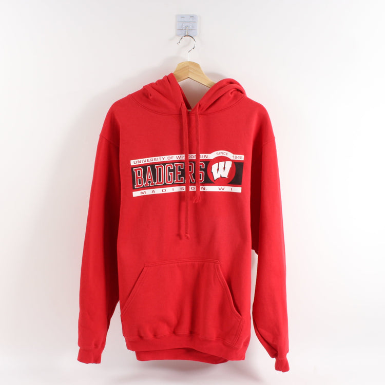 University Of Wisconsin Badgers Hoodie Size Medium from propervintagecanada